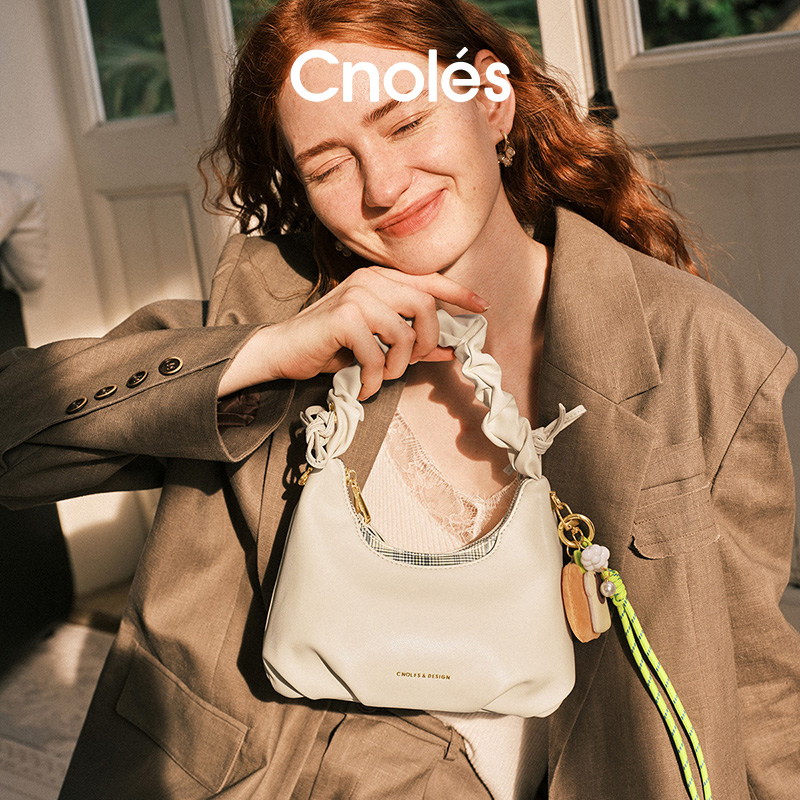 Cnoles蔻一奶霜吐司包褶皱云朵包C00418D